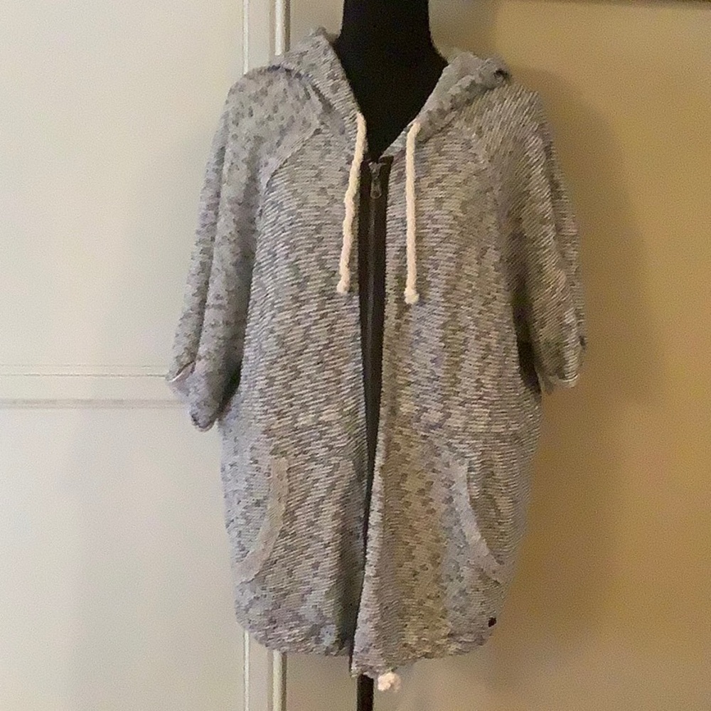Billabong Surf Coastal Short Sleeve Hoodie in Gray size Large